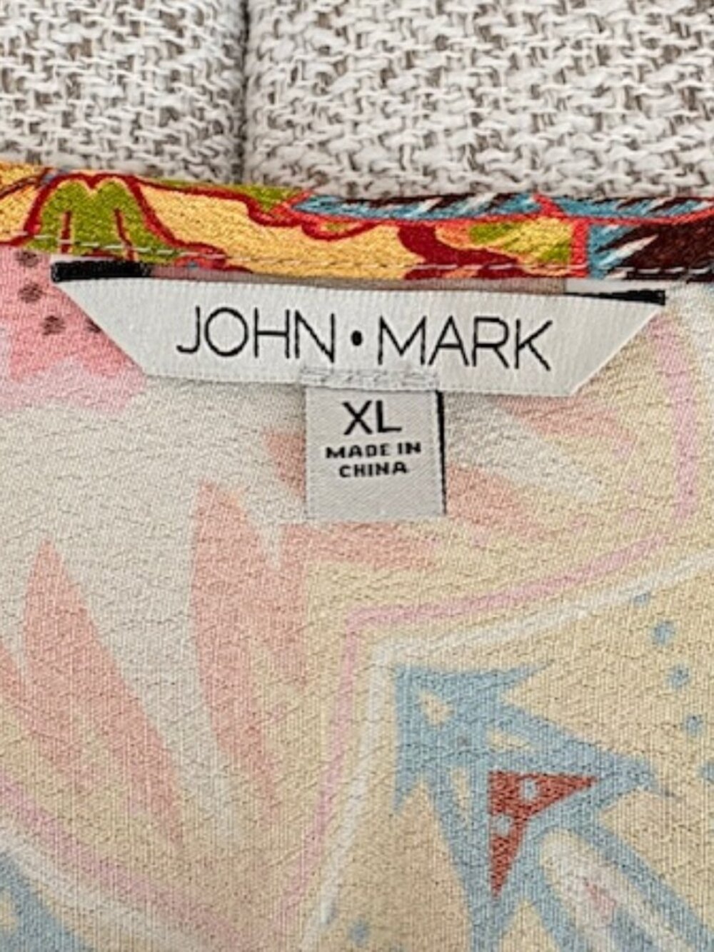 John Mark Women's Colorful Artsy Top Size XL - Picture 2 of 9
